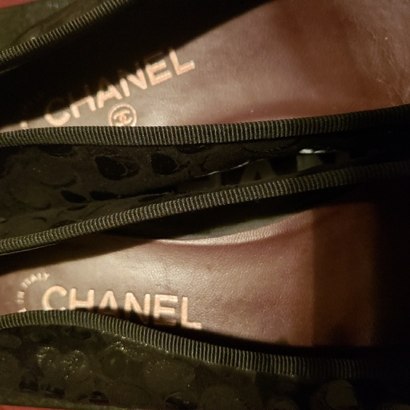 **SOLD** Chanel flats - Picture 2 of 4